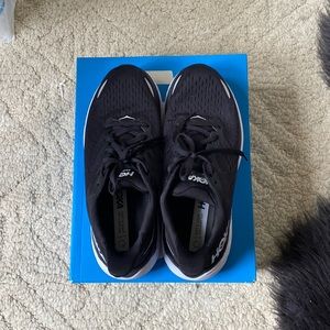 Hoka Clifton 8